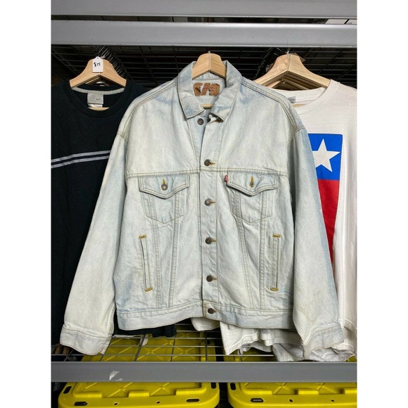 Levi's Other - Medium Levis Light Wash Denim Trucker Jacket 90s